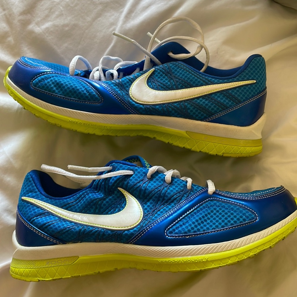 Nike tennis shoes